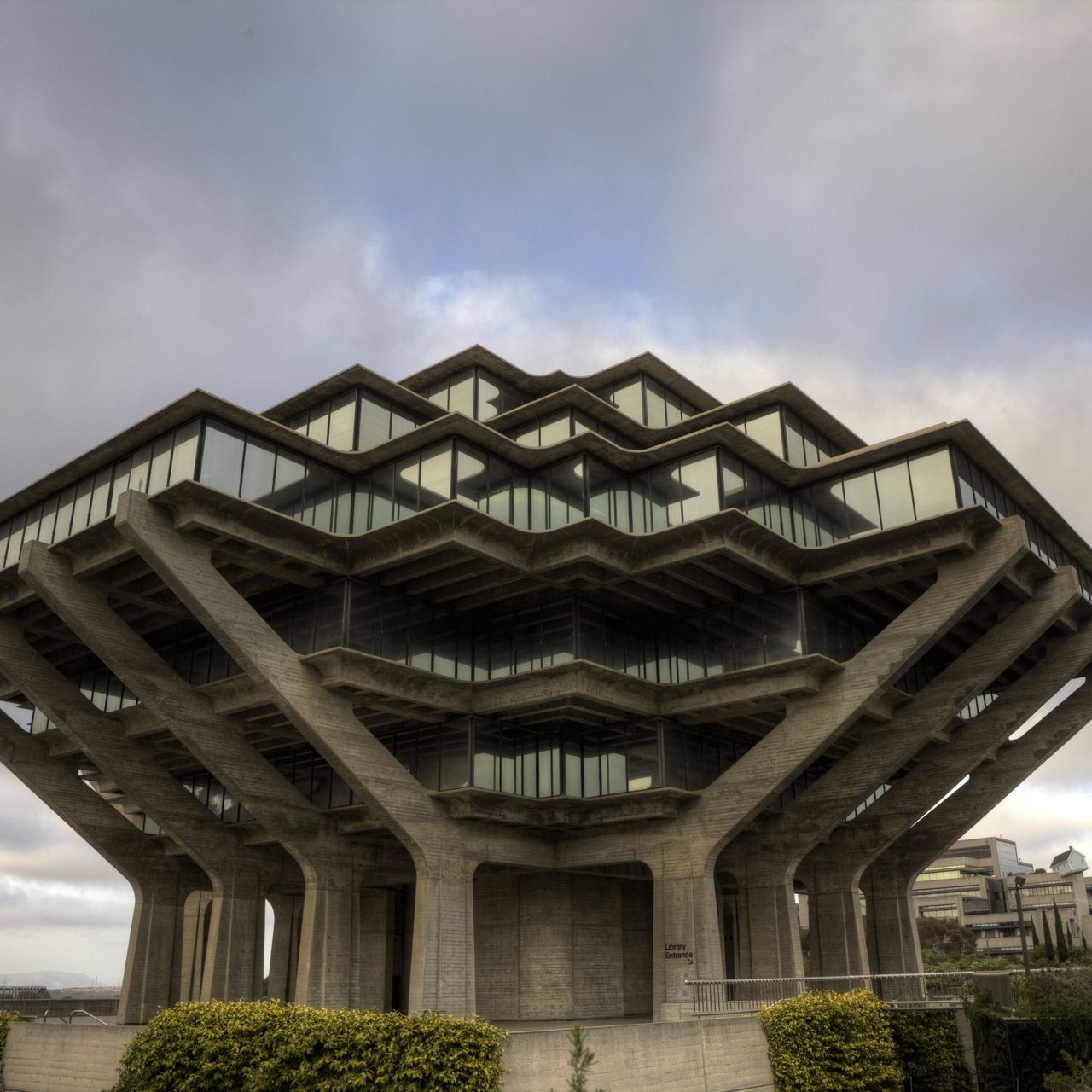 Arsitektur Brutalis